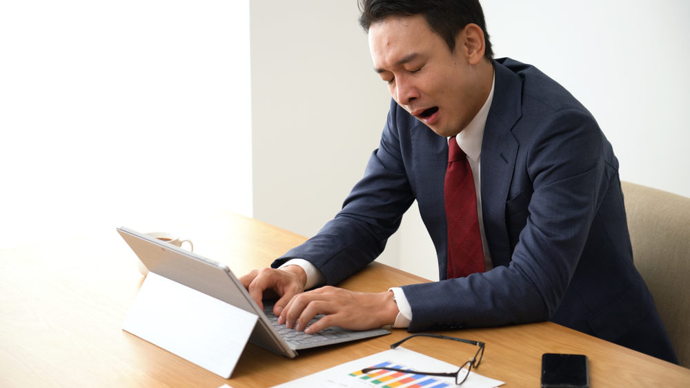 睡眠時無呼吸症候群の症状の時間帯の違いと治療方法について